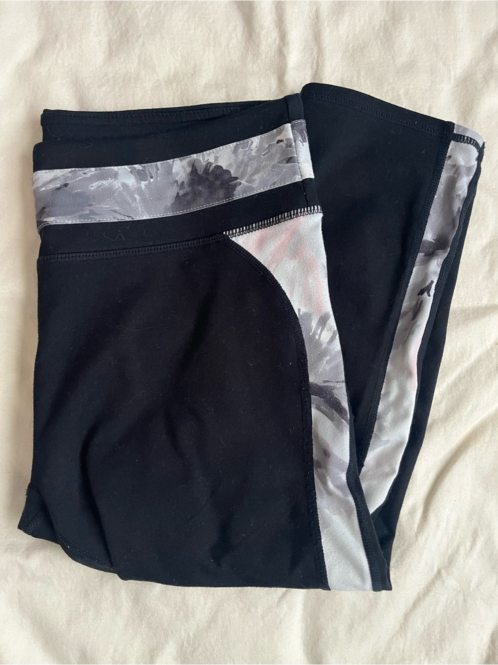 GUC Fabletics Crop Leggings